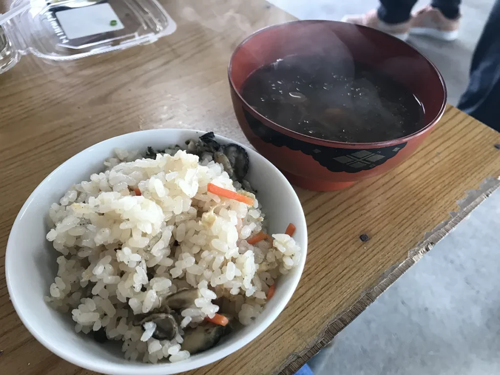 幸豊水産 牡蠣ごはんとみそ汁