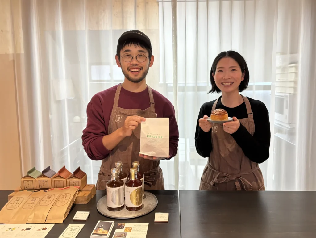 mocu-シナモンロール-スタッフ