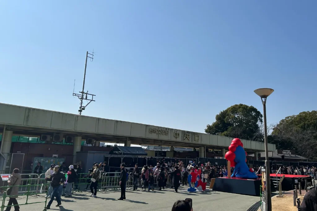 ミャクミャク再会セレモニー　背