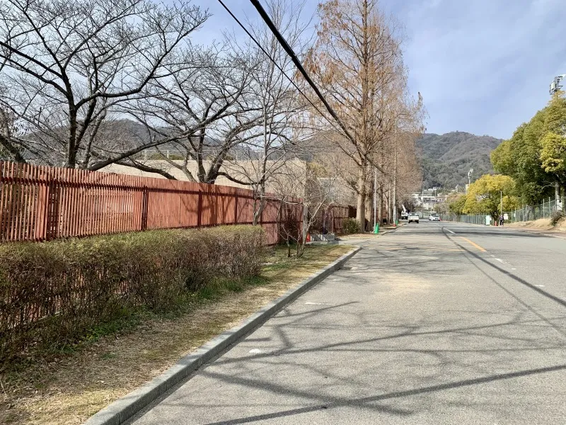 王子動物園　駐車場から動物園ホールへ