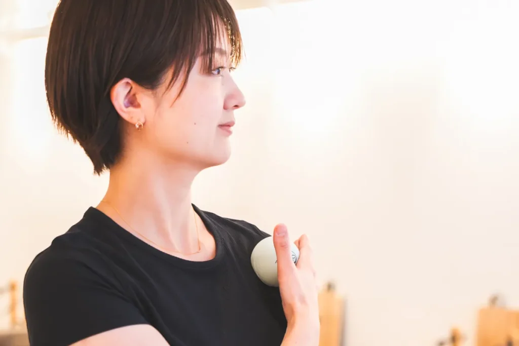 ピラティスミラー豊中 筋膜リリースボール　使い方01
