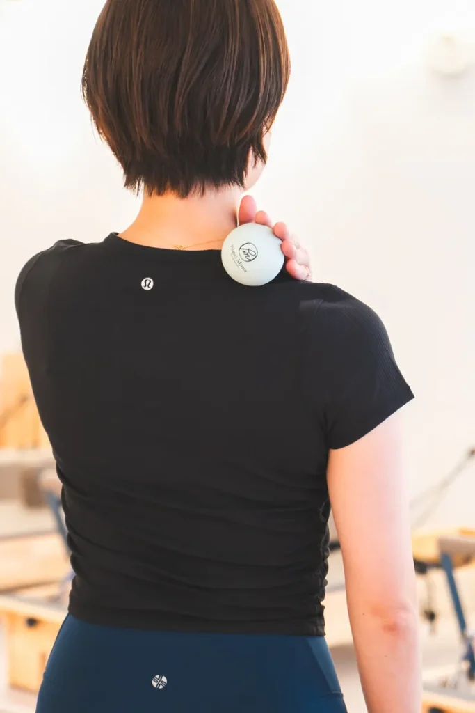 ピラティスミラー豊中 筋膜リリースボール　使い方02