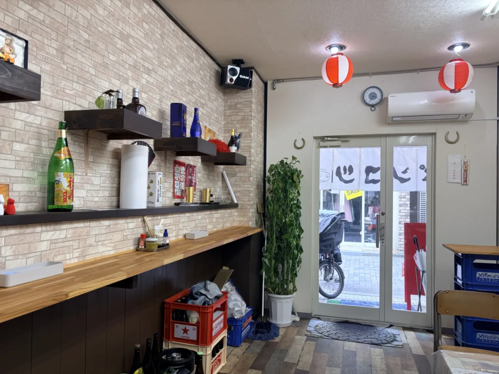 「ポンコツ」の立ち飲み席