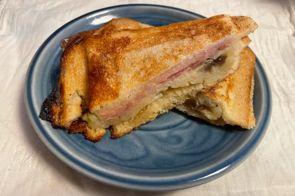 ベイクしなおした「エルビスサンド」