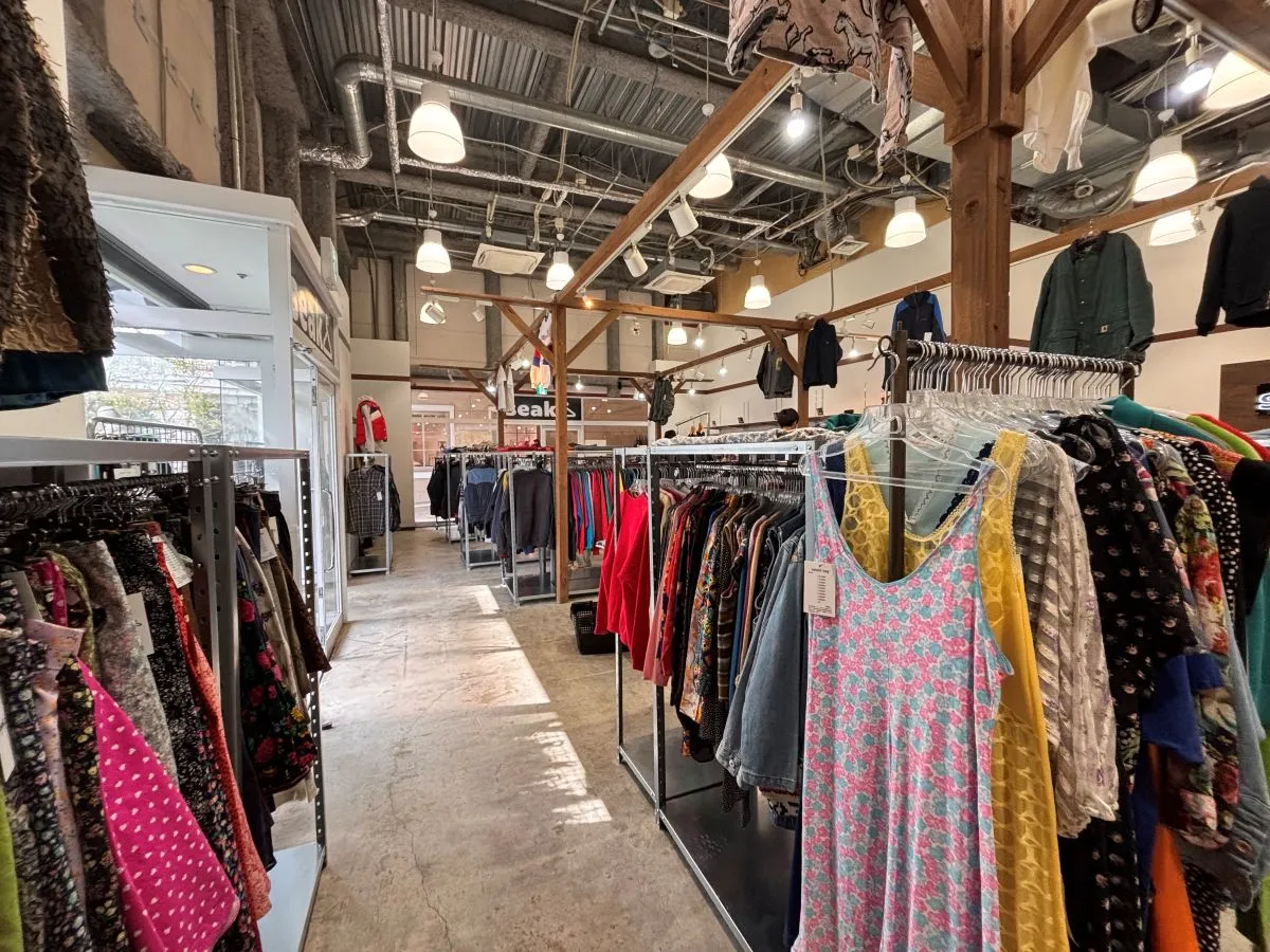 みのおキューズモール｜海外直輸入の古着屋さんが2/20（金）OPEN！オープニングセール実施中