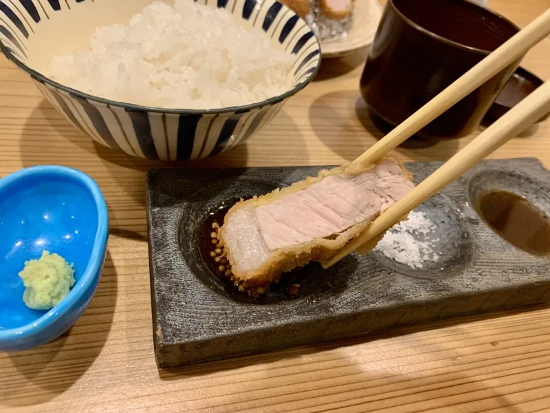 しばた　とんかつとからし醤油