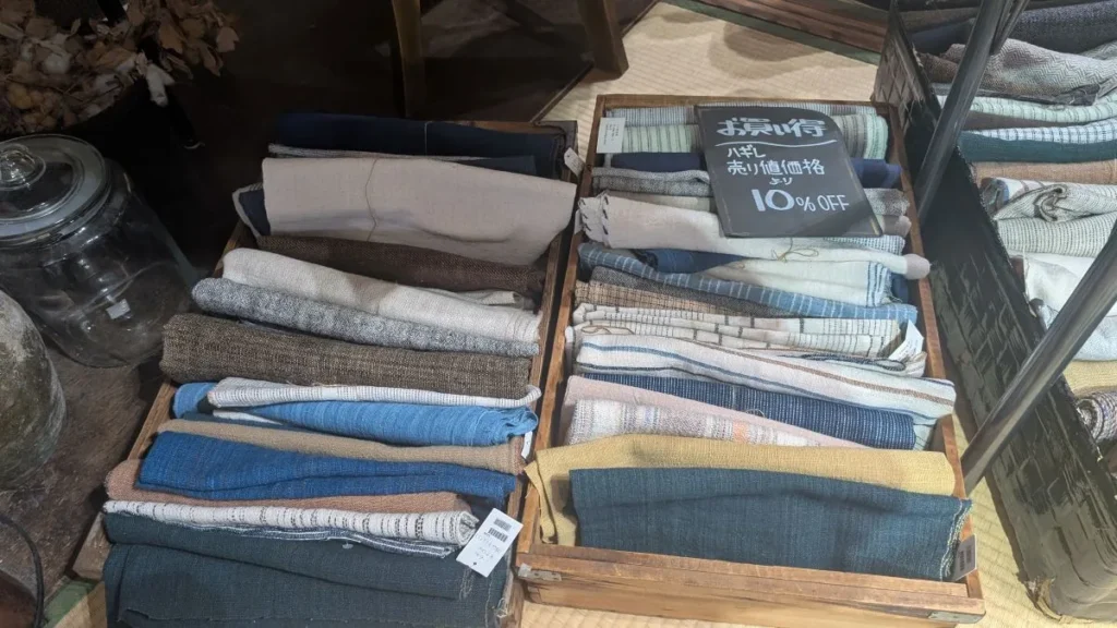 shokuの店ラオスの布ハギレ