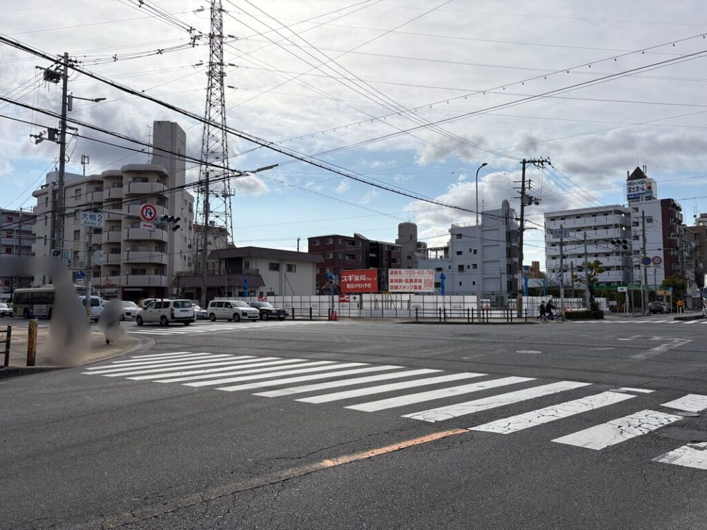 スギ薬局上新庄広い交差点