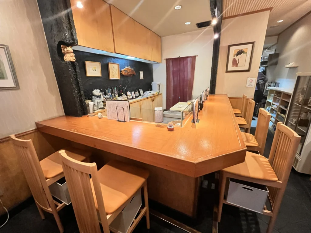 すしいち　カウンター席