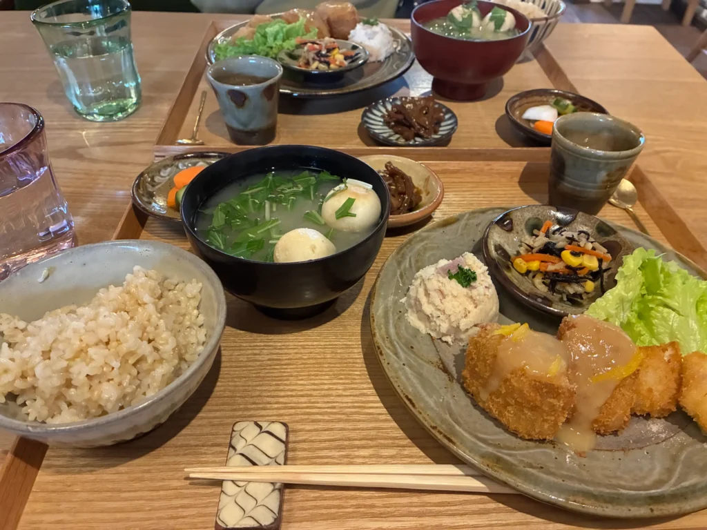テマヒマ、発行ランチ