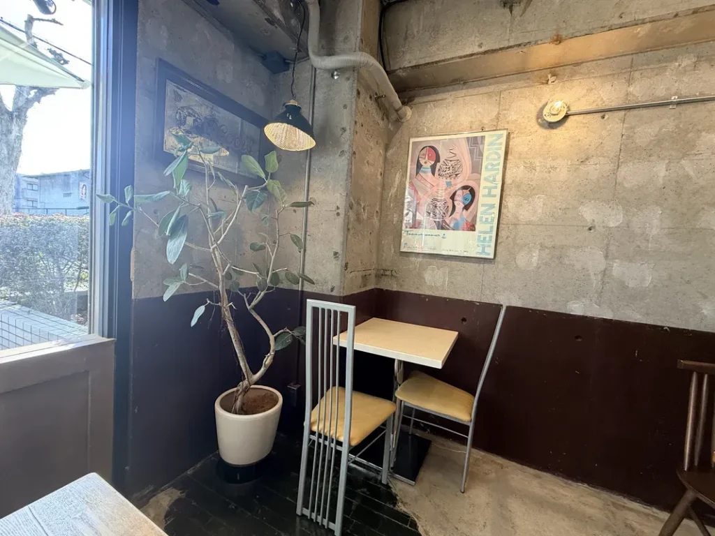 「SOUTHEAST」のコーナー席