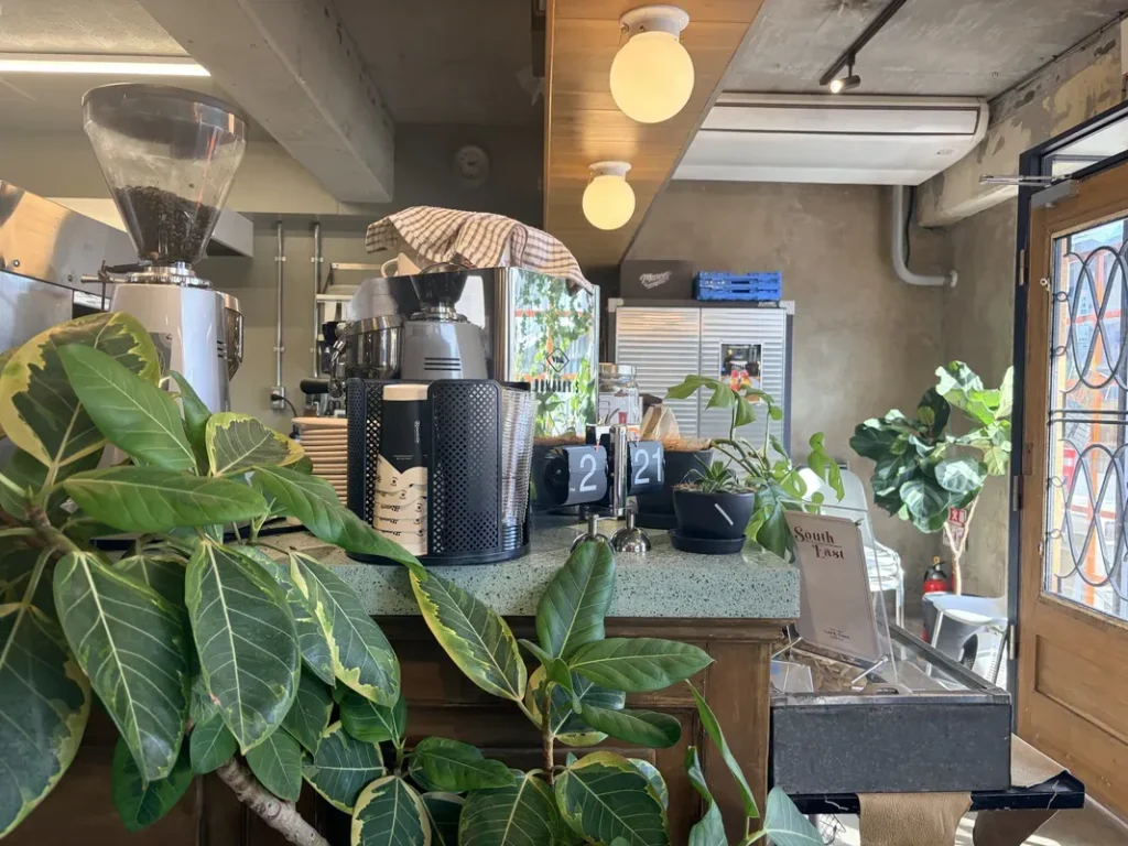 「SOUTHEAST」のカウンター