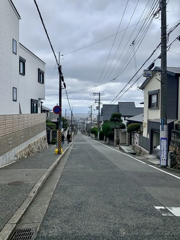 神戸高校前の坂道