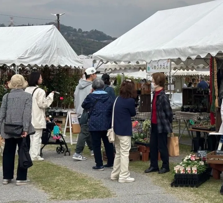 宝塚植木まつりの様子
