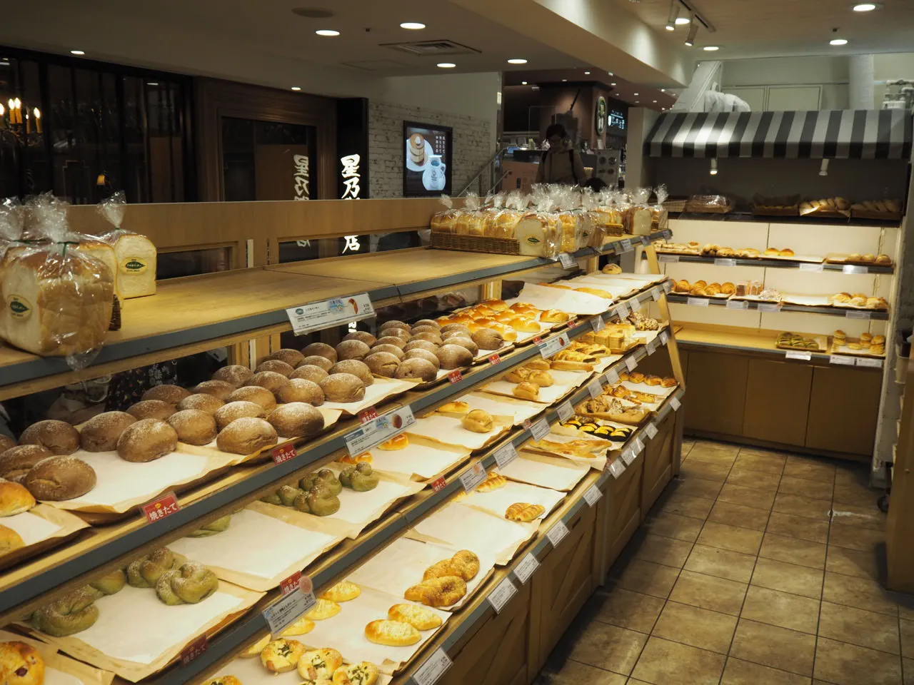 神戸・三宮の人気ベーカリーカフェ ハウネベーヤ（HAVNE BAGER）さんちか店 おすすめパンとアクセスを徹底解説！