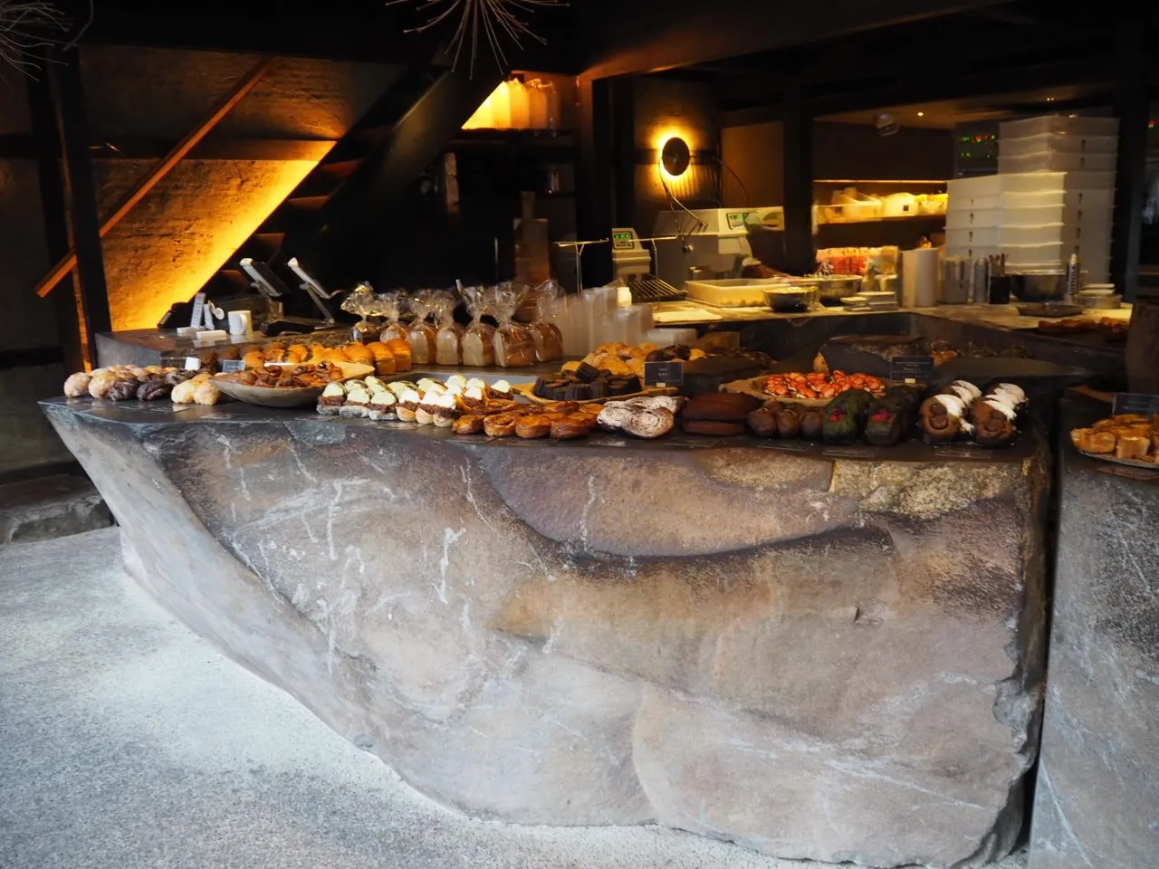 京都・烏丸の大人気ベーカリー アマムダコタン（amam dacotan）京都 おすすめパンとアクセスを徹底解説！