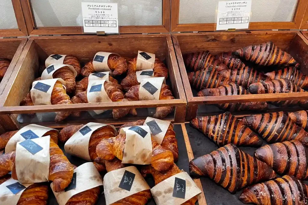 new bird　プレミアムクロワッサンとショコラクロワッサン