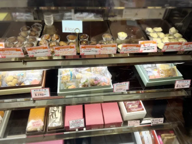 フォンテーヌヤマダのショーケース