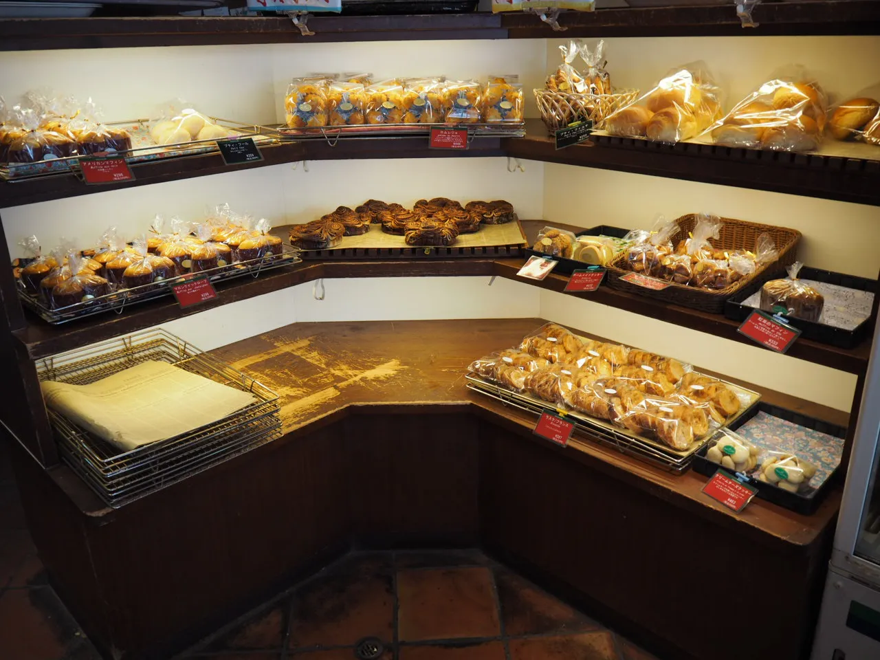 京都・丸太町の名店フリアンディーズ（FRIANDISE）烏丸店 おすすめパンとアクセスを徹底解説！