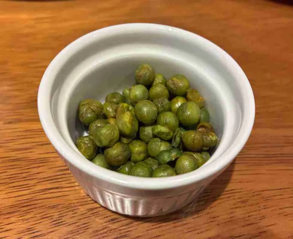 Bar SOLT minami　エンドウ豆のスナック