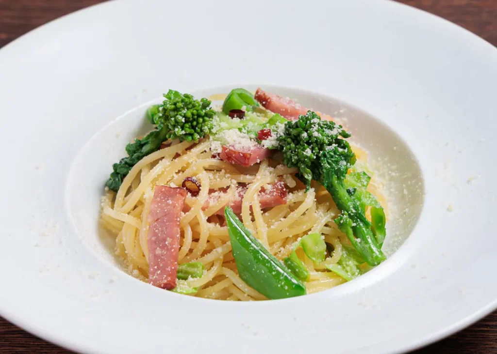 デリシャスキッチン エモンデルのランチのパスタ一例