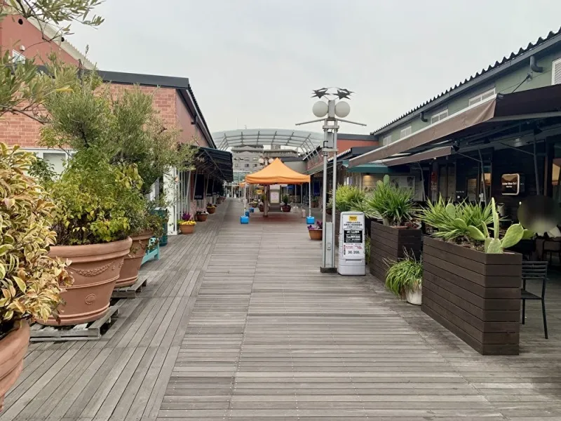 サザンモール六甲 ウッドデッキ