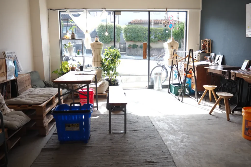 13席あるゆったりとした店内