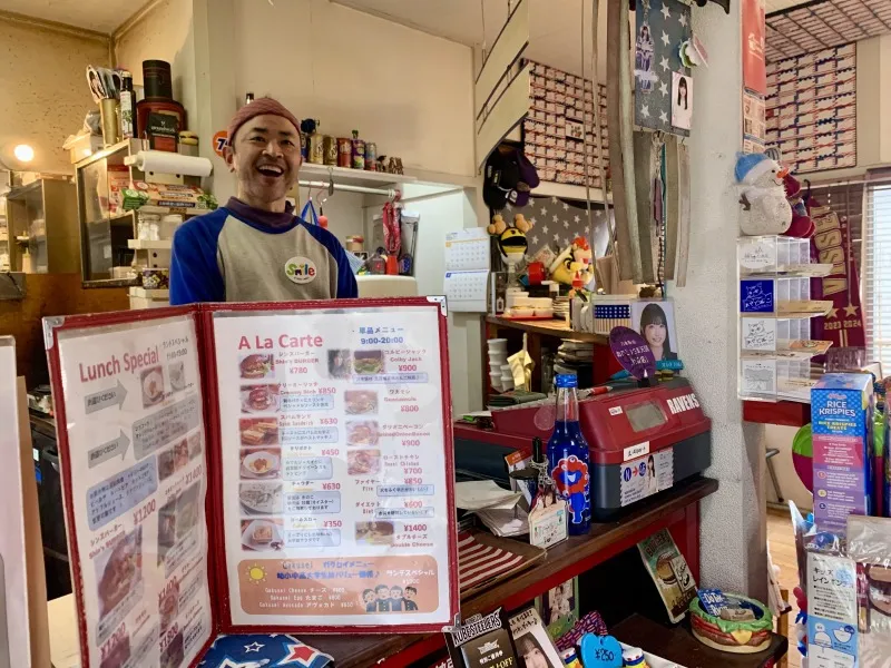 Shinsburger　店主今崎さん入口