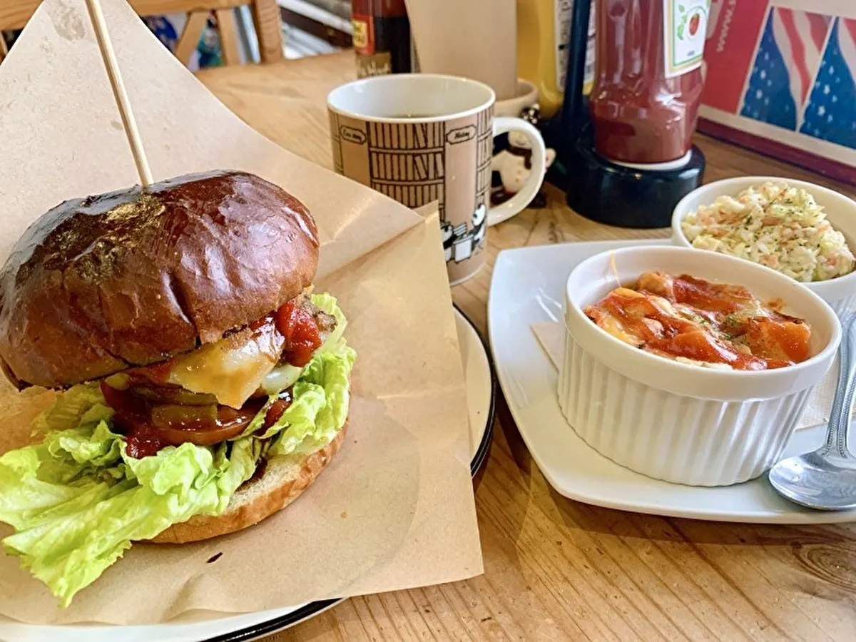 パテも野菜もBIGなバーガー！灘区上野通「Shin’s BURGER」