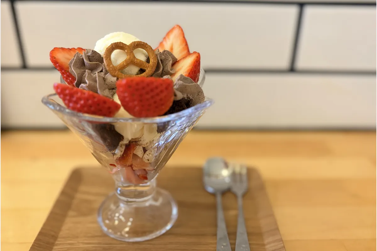 いちごパフェが新登場「モーニング喫茶あたりや」武庫之荘東