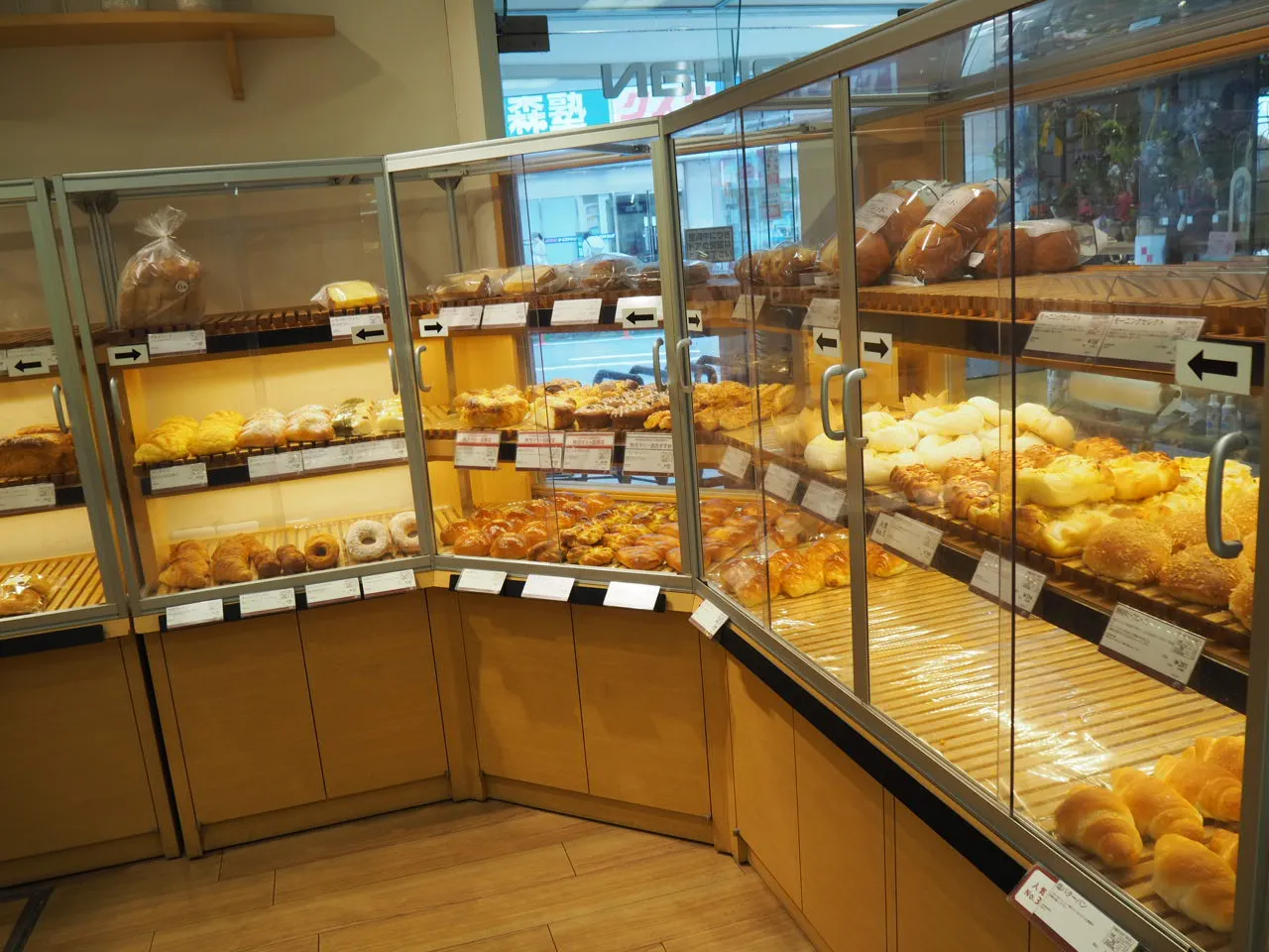 大阪・枚方で愛される名店 枚方マリー・カトリーヌ店（Marie Catherine） おすすめパンとアクセスを徹底解説！