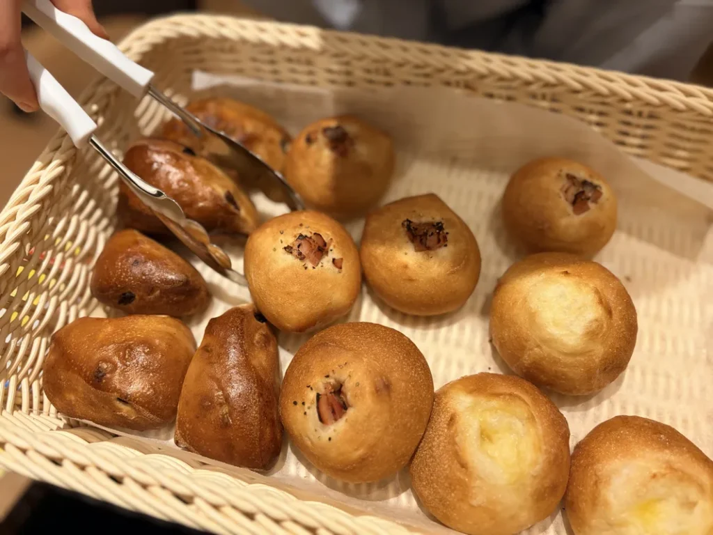 「BAQET」の焼き立てパン