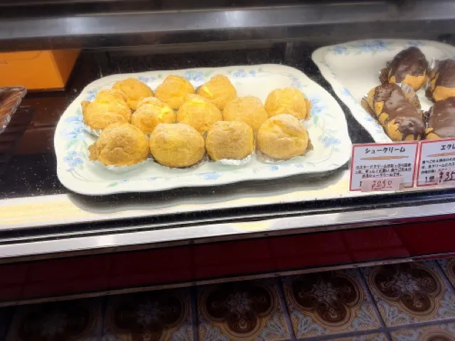 フォンテーヌヤマダのシュークリーム