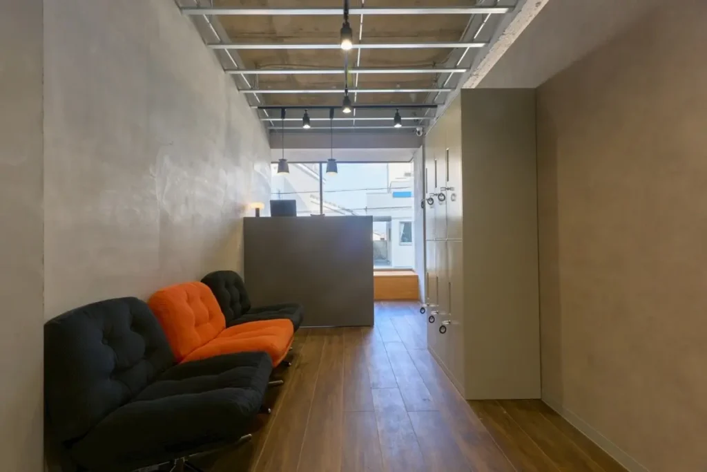 Loop　待合のソファ