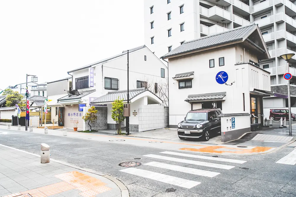 カキツバタ　街並み