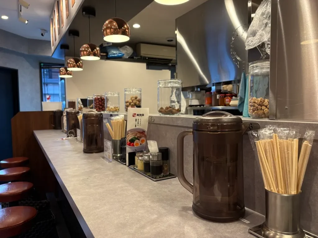 七宝麻辣湯 西中島店　カウンター席