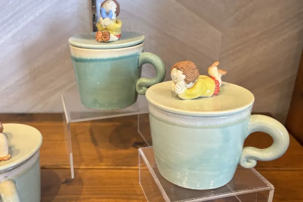 蓋つきマグカップ