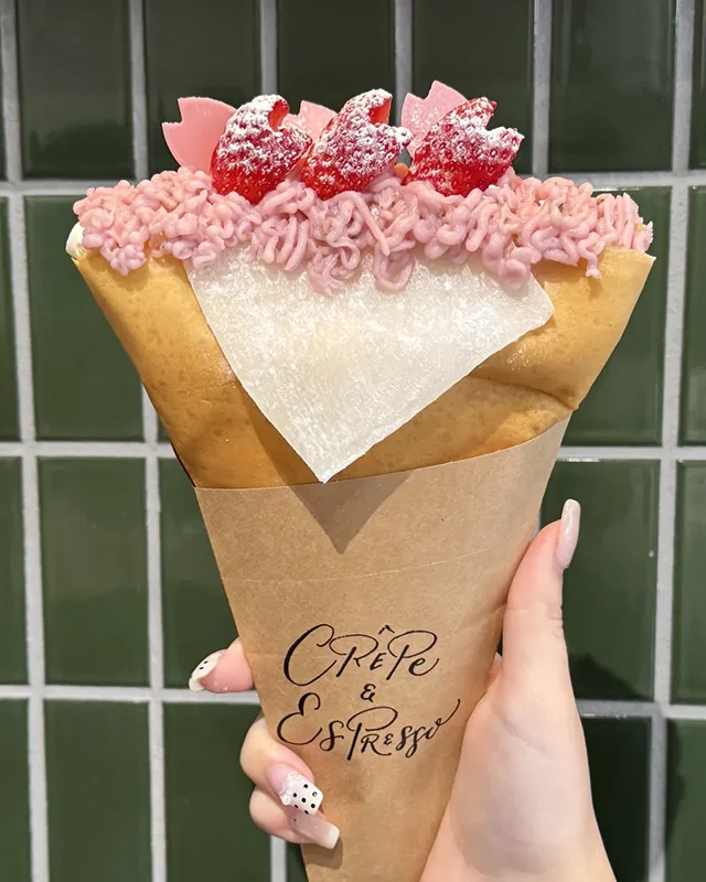 クレープとエスプレッソと中崎町　桜モンブランといちごもち