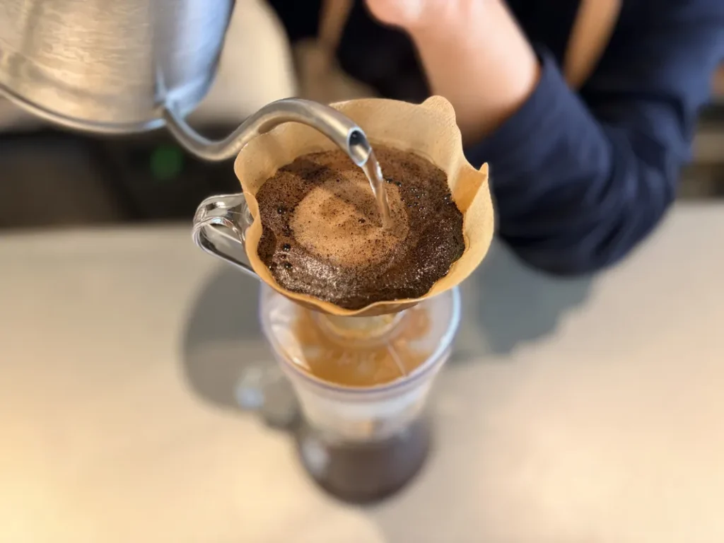 「EKESE GOHAN＆COFFEE」のハンドドリップコーヒー