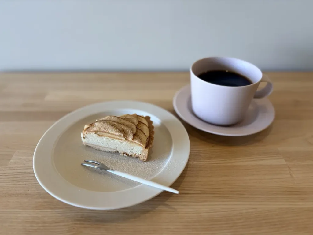 「EKESE GOHAN＆COFFEE」タルト