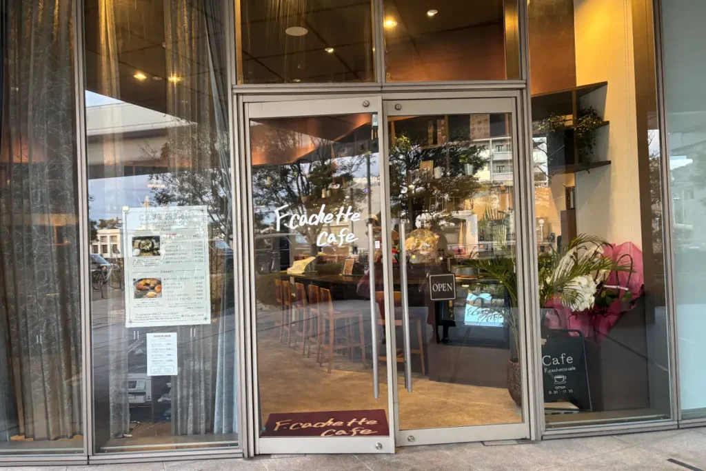 「F.cachette cafe」外観