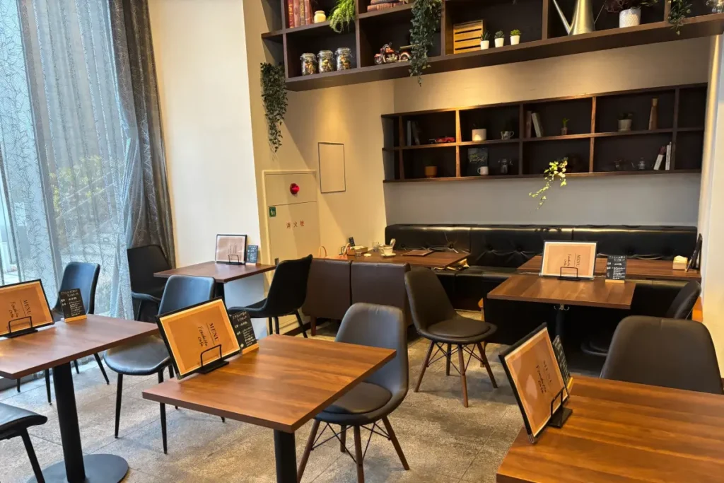 「F.cachette cafe」店内