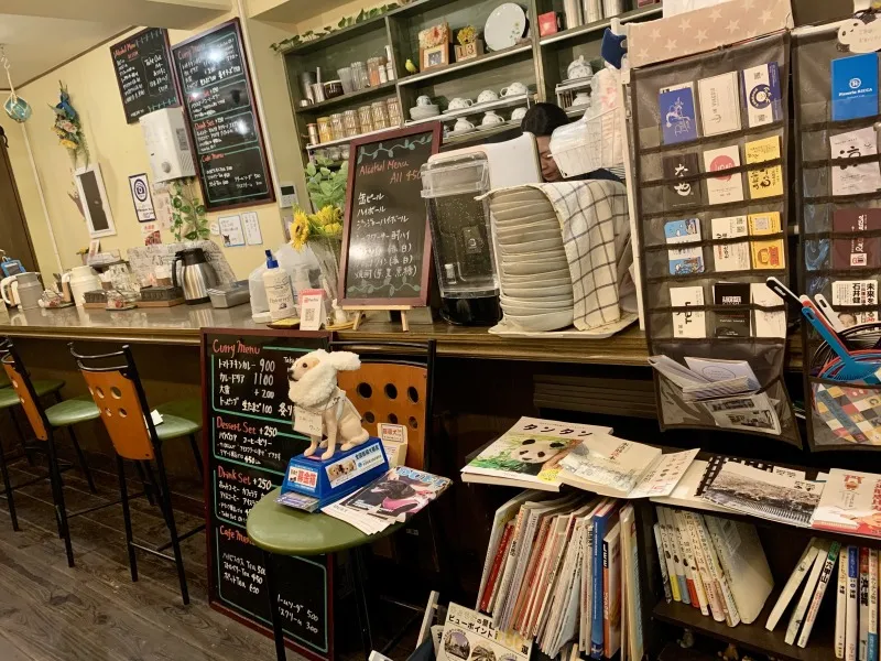 路地裏のカレー屋さん ひまわり　店内２