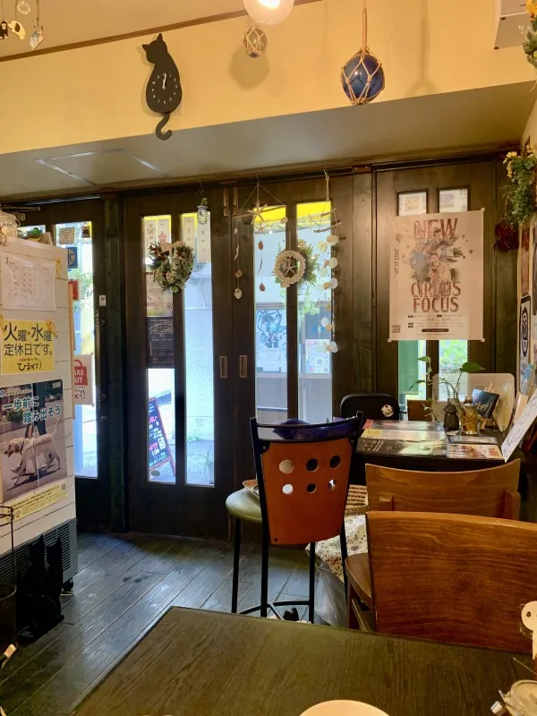 路地裏のカレー屋さん ひまわり　店内４