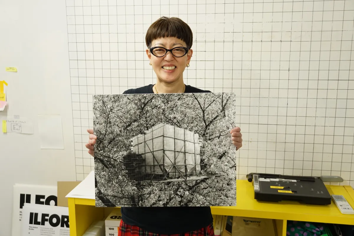 色がない、けれど温かい。箕面市「モノクロ銀塩ラボ かないろ」から発信するモノクロ写真の知られざる価値