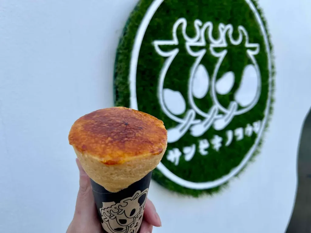 かわにしクレープ「サンビキノコウシ」一番人気のクリームブリュレ