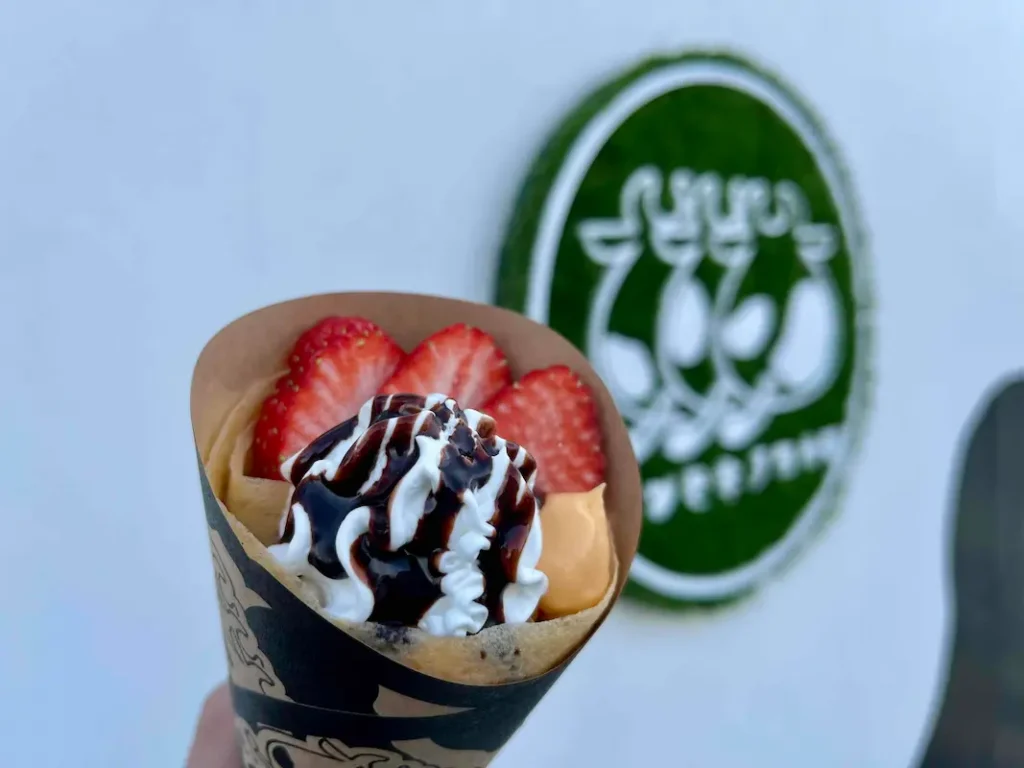 かわにしクレープ「サンビキノコウシ」川西苺を使った期間限定メニュー