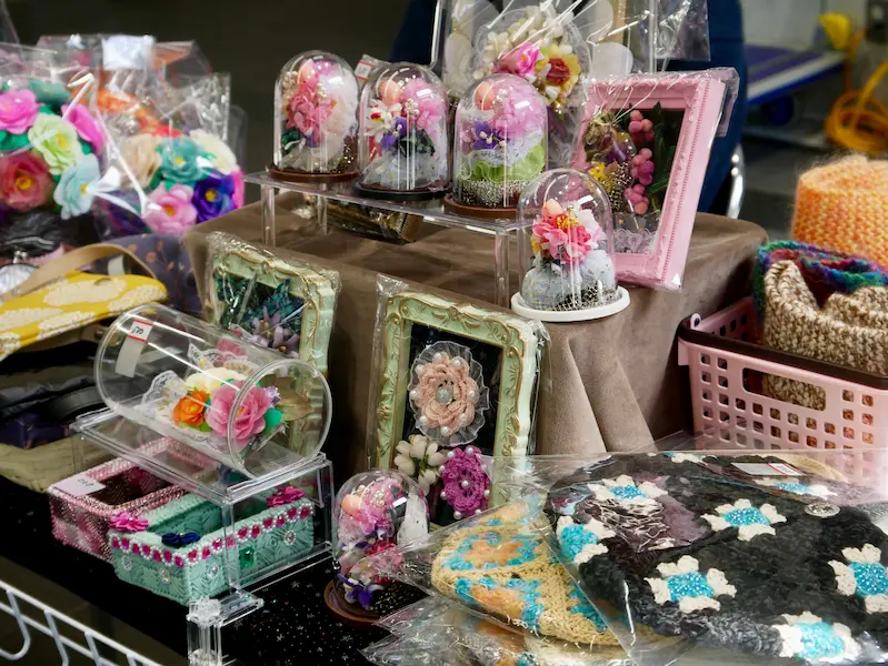 川西市役所で週に一度オープンするみんなの店 雑貨のお店