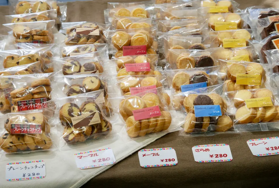 川西市役所で週に一度オープンするみんなの店 川西市内のマルシェでおなじみのむぎのめさん