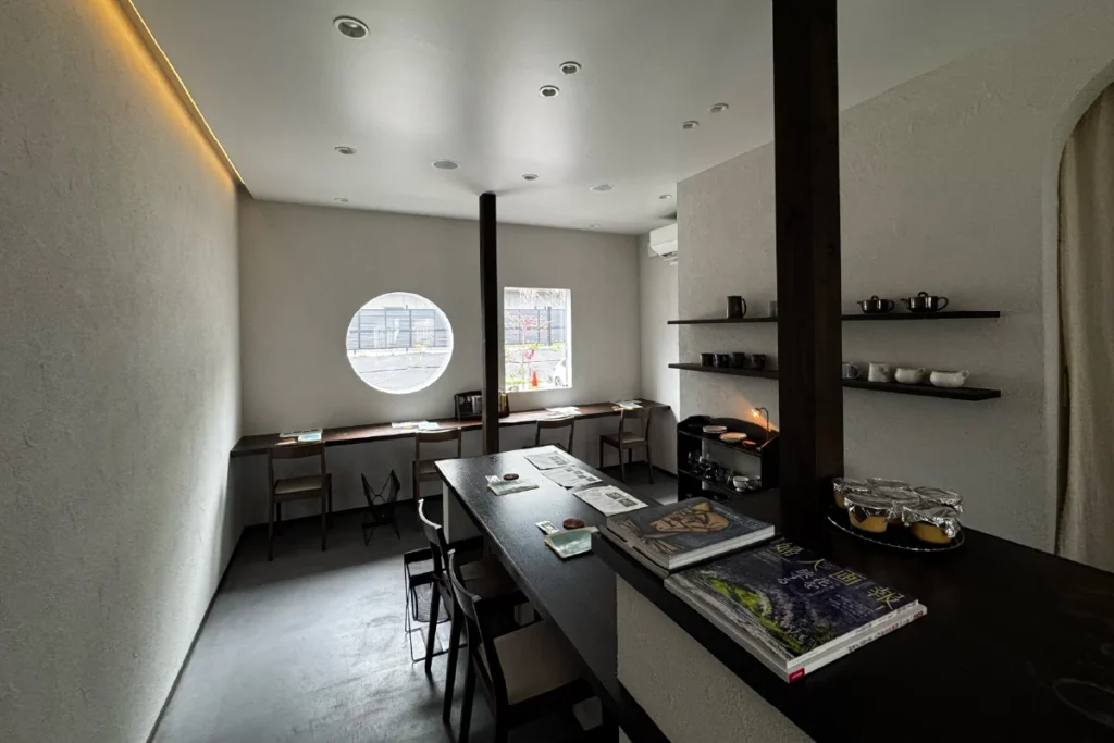 喫茶ぜんもん堂　内観